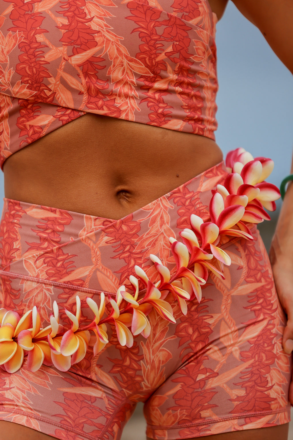 SUN-KISSED LEI SHORTS