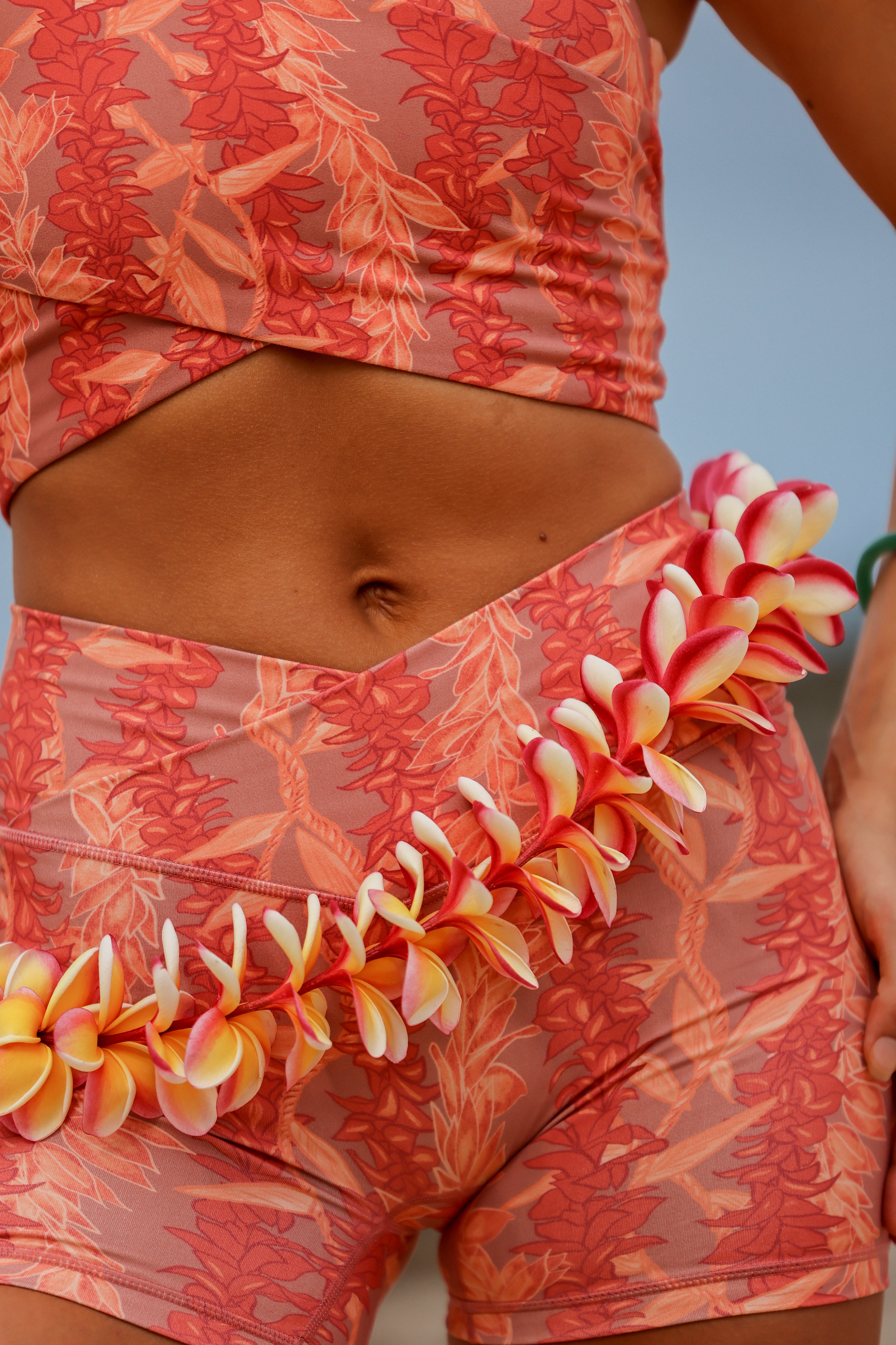 SUN-KISSED LEI SHORTS