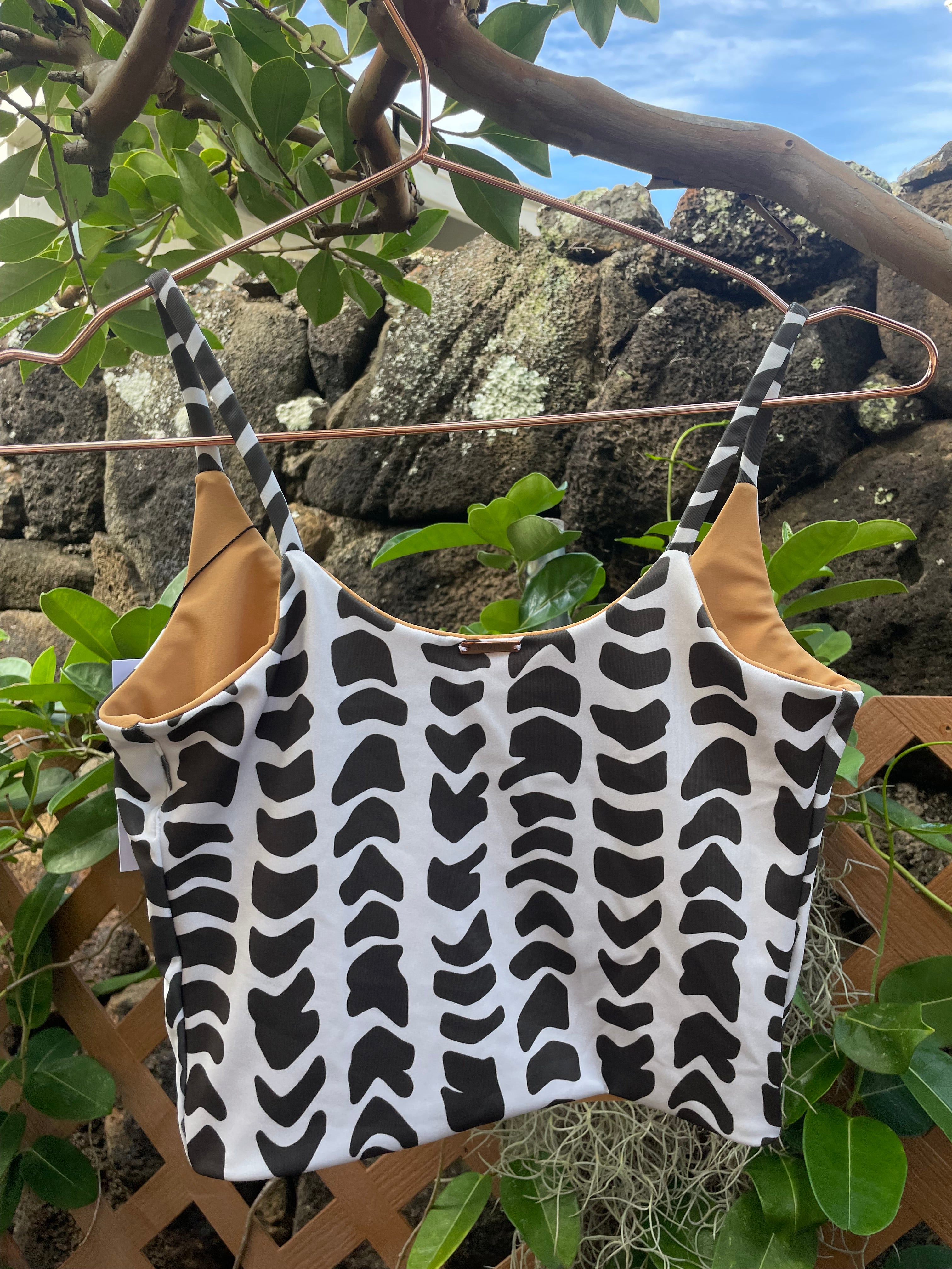 Hebrew Shell Crop tank