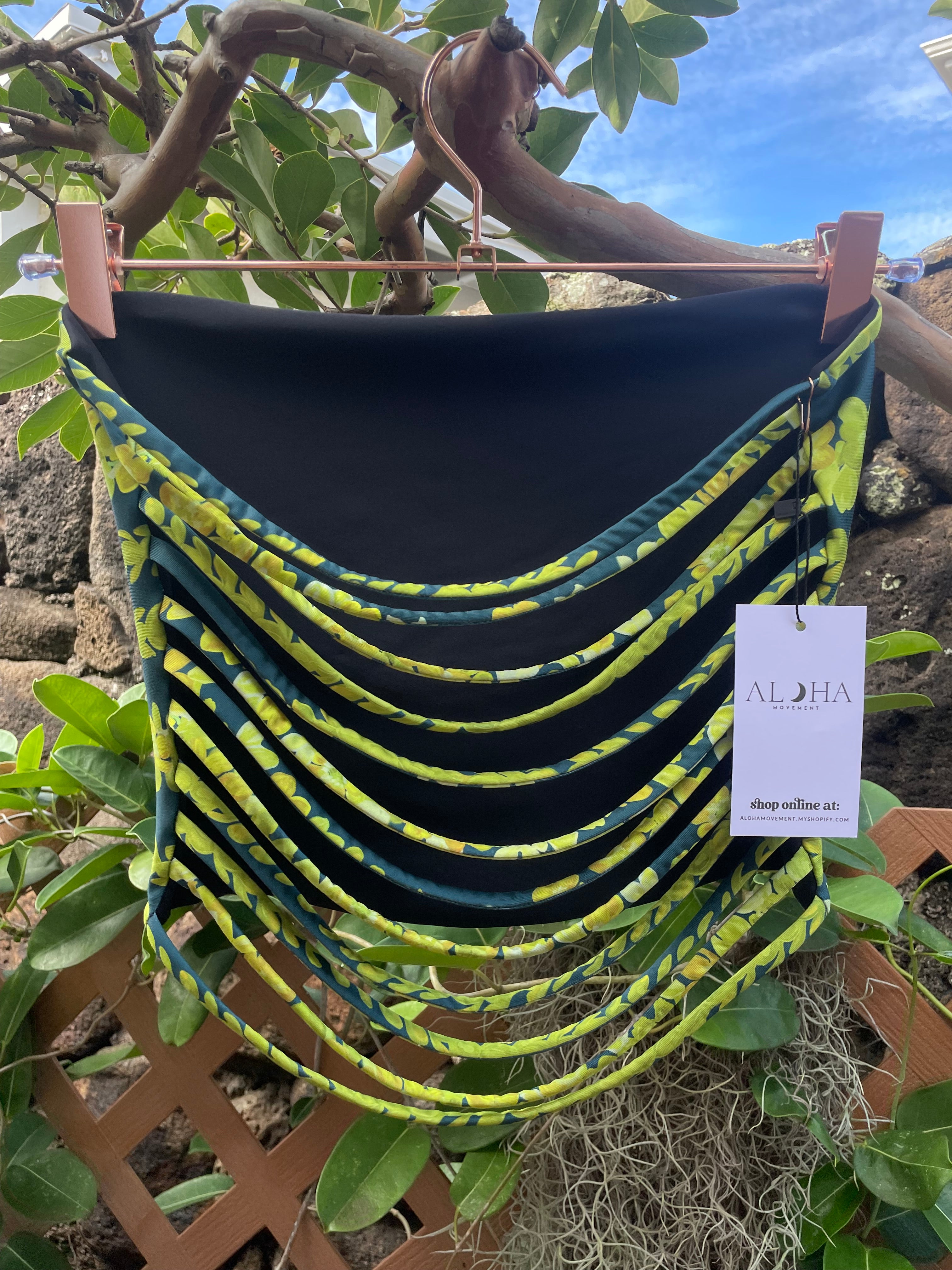 Pakalana strand cropped tube top